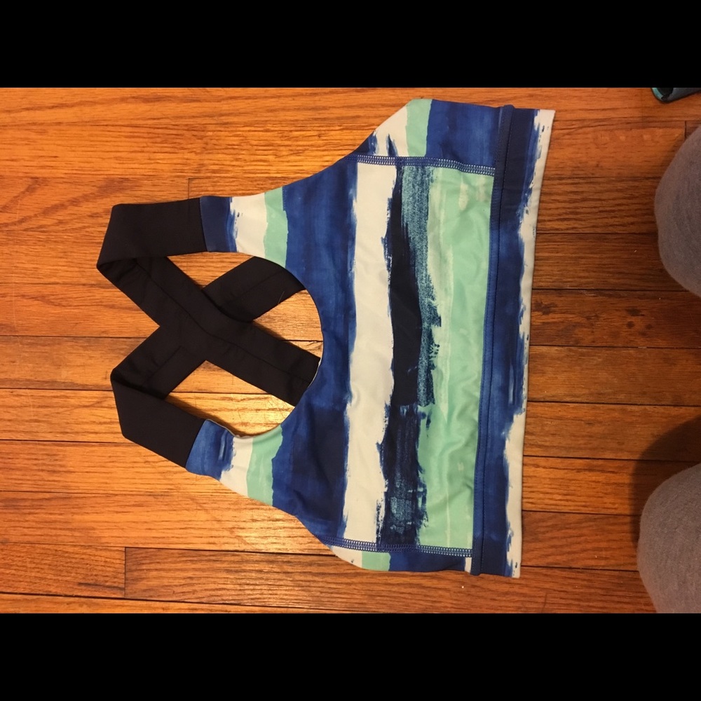 Lululemon sports bra